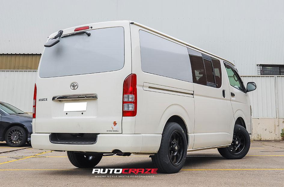 TOYOTA-HIACE-DESERT-MATTE-BLACK